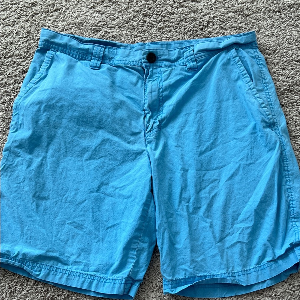 Columbia men’s bright blue Shorts